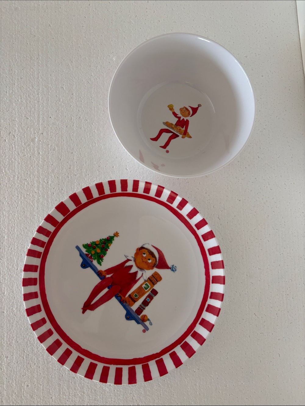 Pottery Barn Kids ELF ON THE SHELF Melamine Plate and Bowl Set